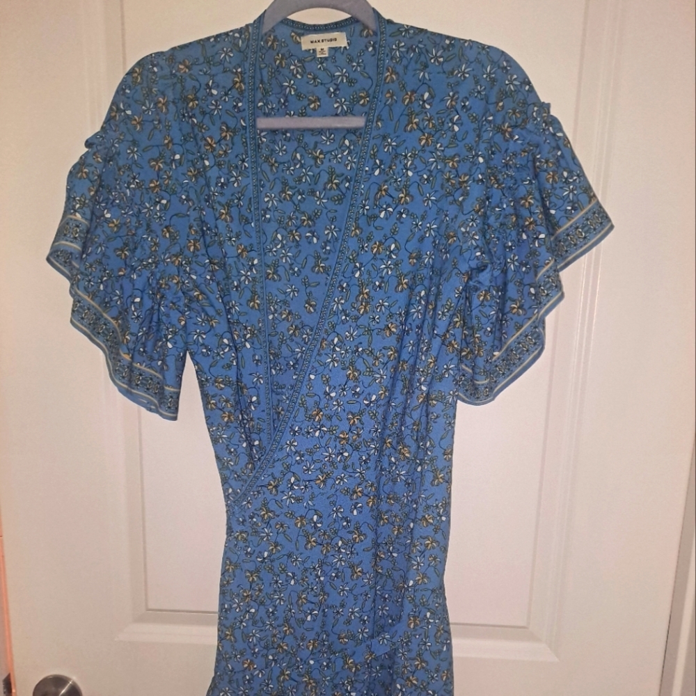 Womens summer wrap around dress knee length size M